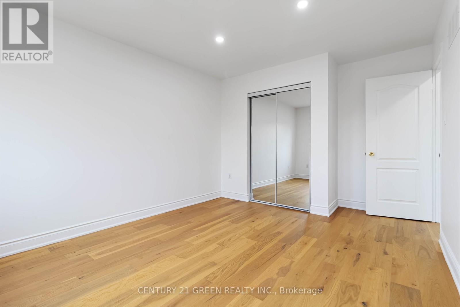 6085 Rowers Crescent, Mississauga, Ontario  L5V 3A2 - Photo 18 - W12470682
