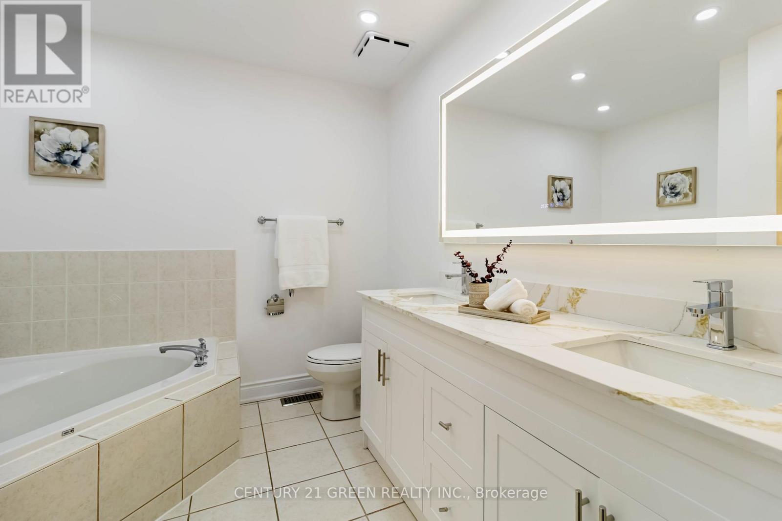 6085 Rowers Crescent, Mississauga, Ontario  L5V 3A2 - Photo 20 - W12470682