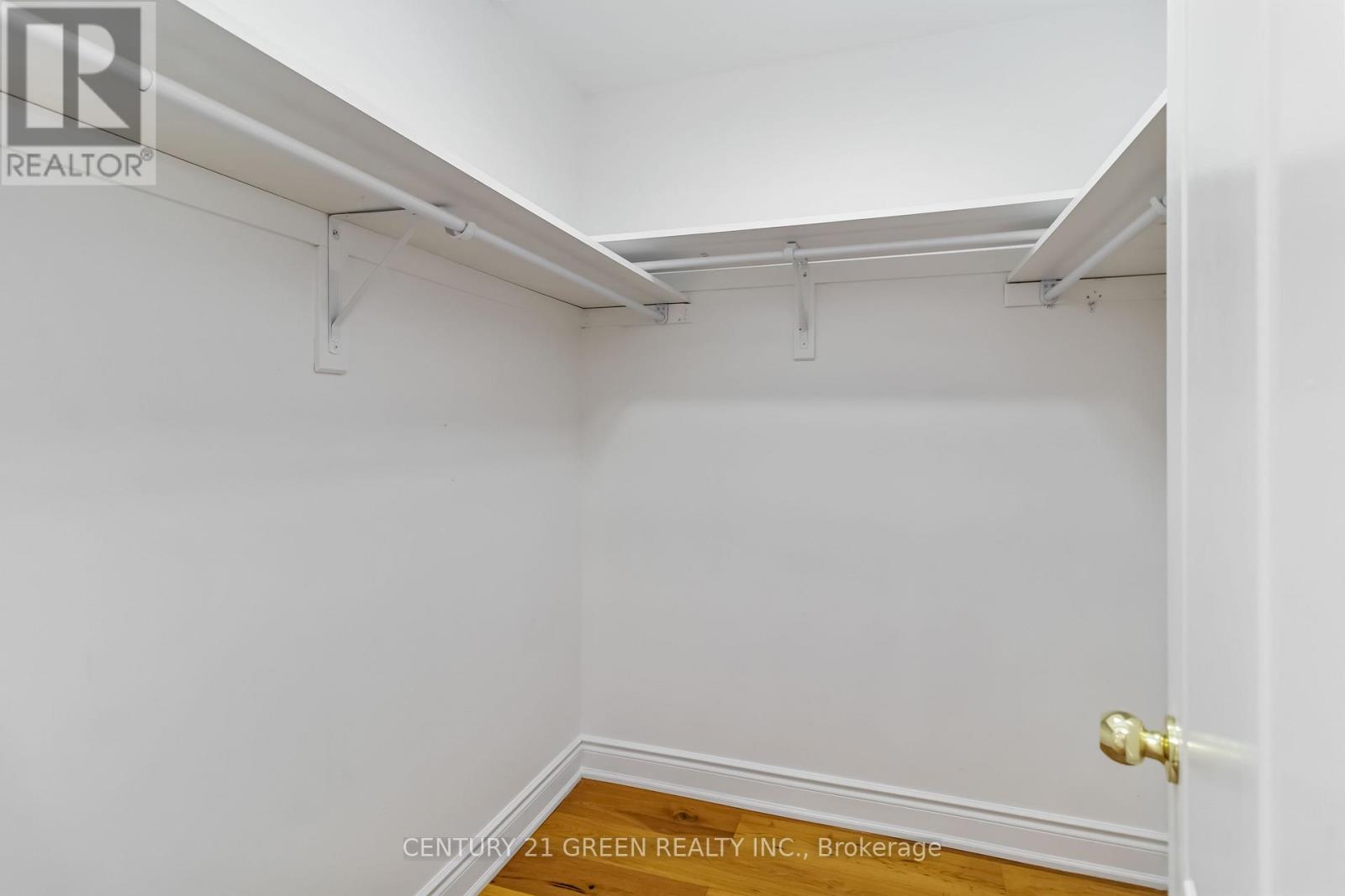 6085 Rowers Crescent, Mississauga, Ontario  L5V 3A2 - Photo 21 - W12470682