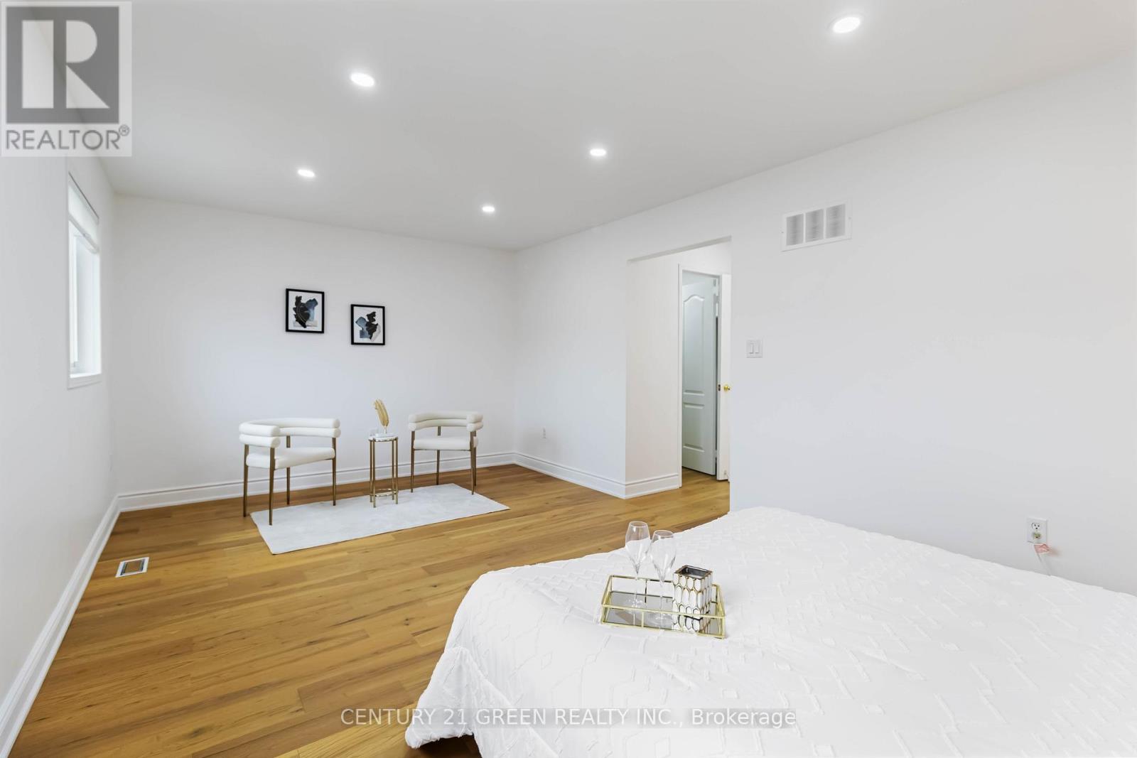 6085 Rowers Crescent, Mississauga, Ontario  L5V 3A2 - Photo 23 - W12470682