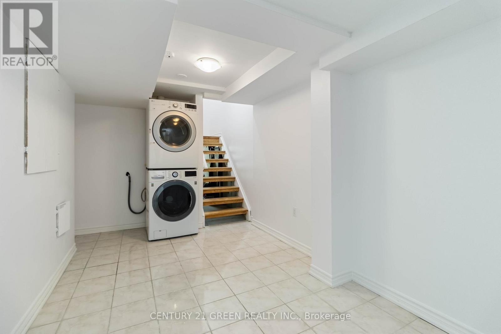 6085 Rowers Crescent, Mississauga, Ontario  L5V 3A2 - Photo 24 - W12470682