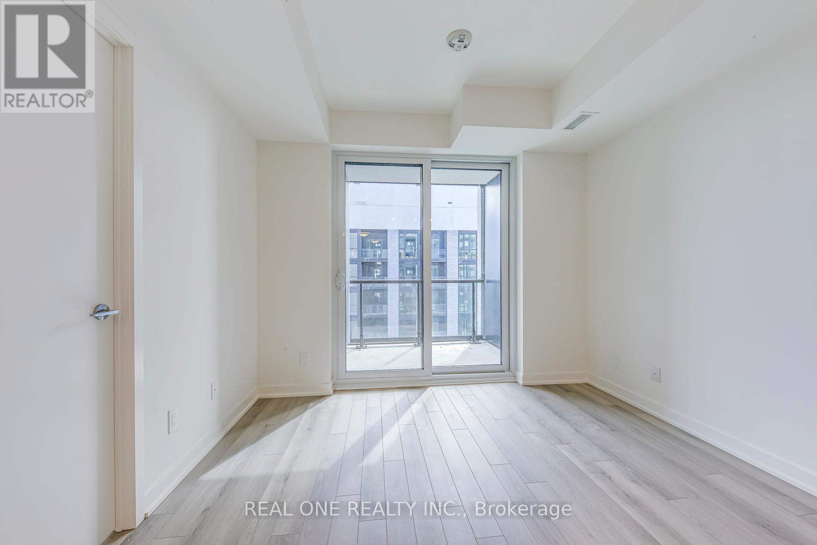 1510 - 3079 Trafalgar Road, Oakville, Ontario  L6H 8C5 - Photo 15 - W12470686