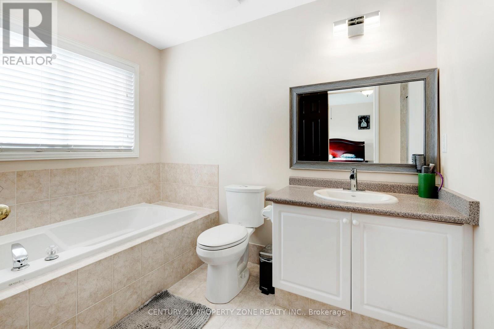 6496 Rallymaster Heights, Mississauga, Ontario  L5W 1P7 - Photo 21 - W12470687