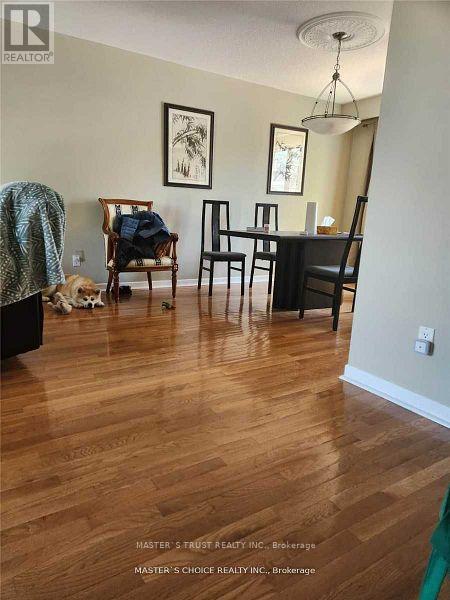 2574 Oak Row Crescent, Mississauga, Ontario  L5L 1P6 - Photo 4 - W12470693