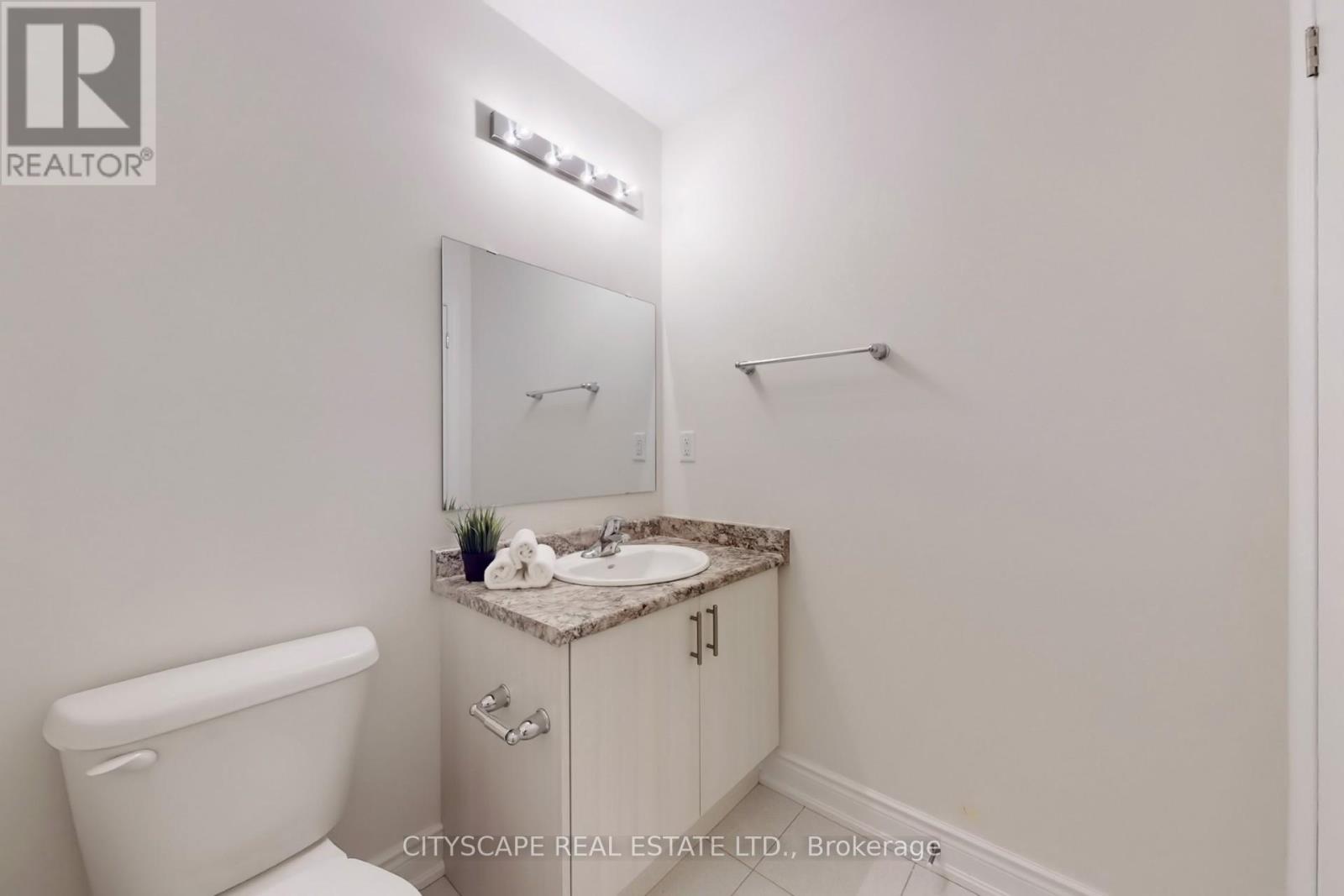 6 Marvin Avenue, Oakville, Ontario  L6H 0Z8 - Photo 2 - W12470697