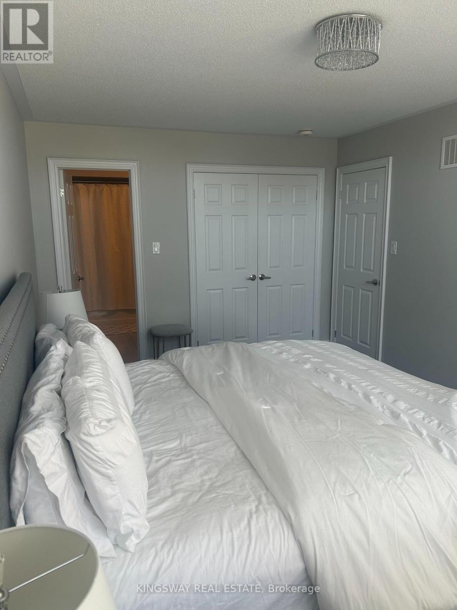 131 Chelsea Crescent, Bradford West Gwillimbury (Bradford), Ontario  L3Z 0J7 - Photo 12 - N12468951
