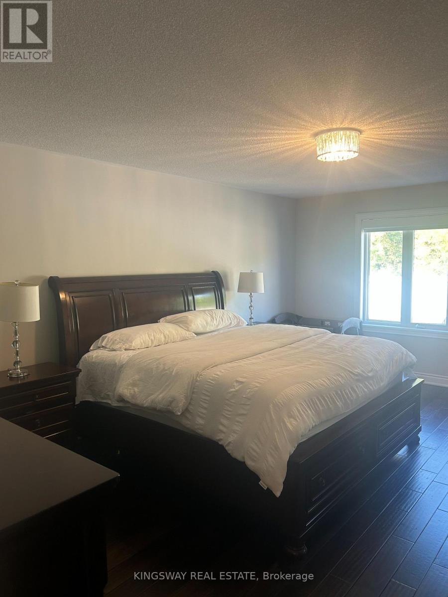 131 Chelsea Crescent, Bradford West Gwillimbury (Bradford), Ontario  L3Z 0J7 - Photo 13 - N12468951