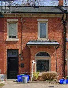 180 MARKET STREET, Hamilton, Ontario