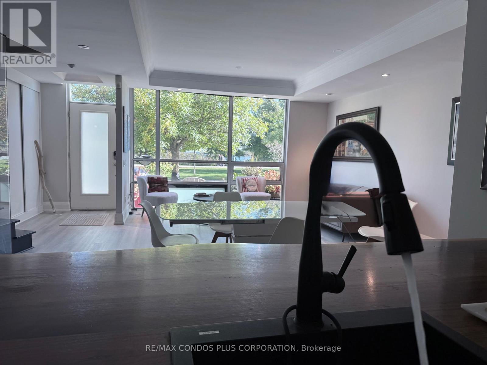Th125 - 5 Marine Parade Drive, Toronto, Ontario  M8V 4B4 - Photo 2 - W12450937