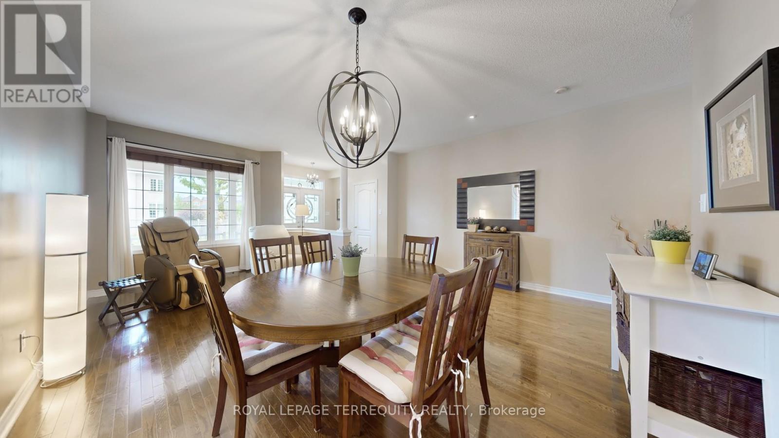 69 Vine Cliff Boulevard, Markham, Ontario  L6C 3E2 - Photo 10 - N12470712