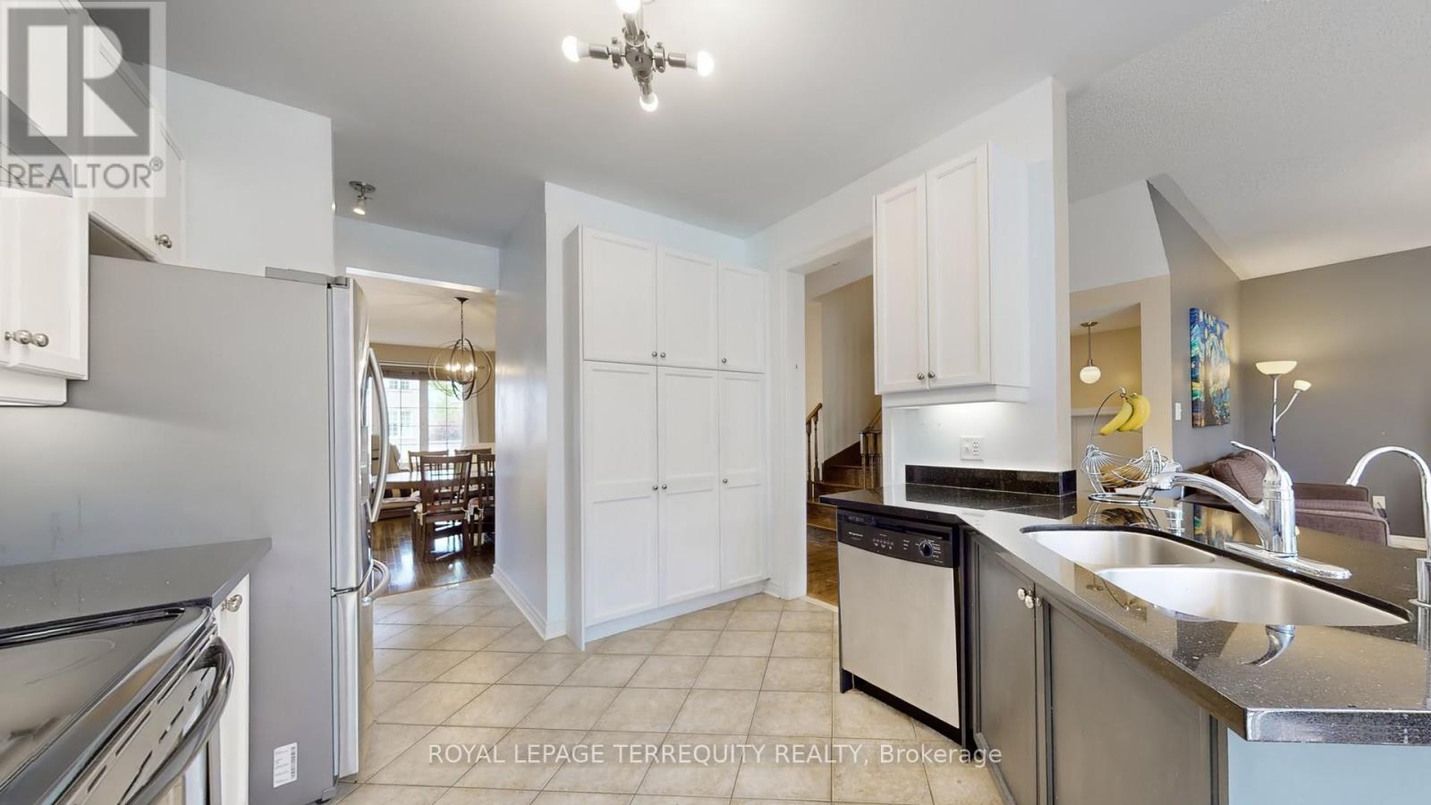 69 Vine Cliff Boulevard, Markham, Ontario  L6C 3E2 - Photo 16 - N12470712