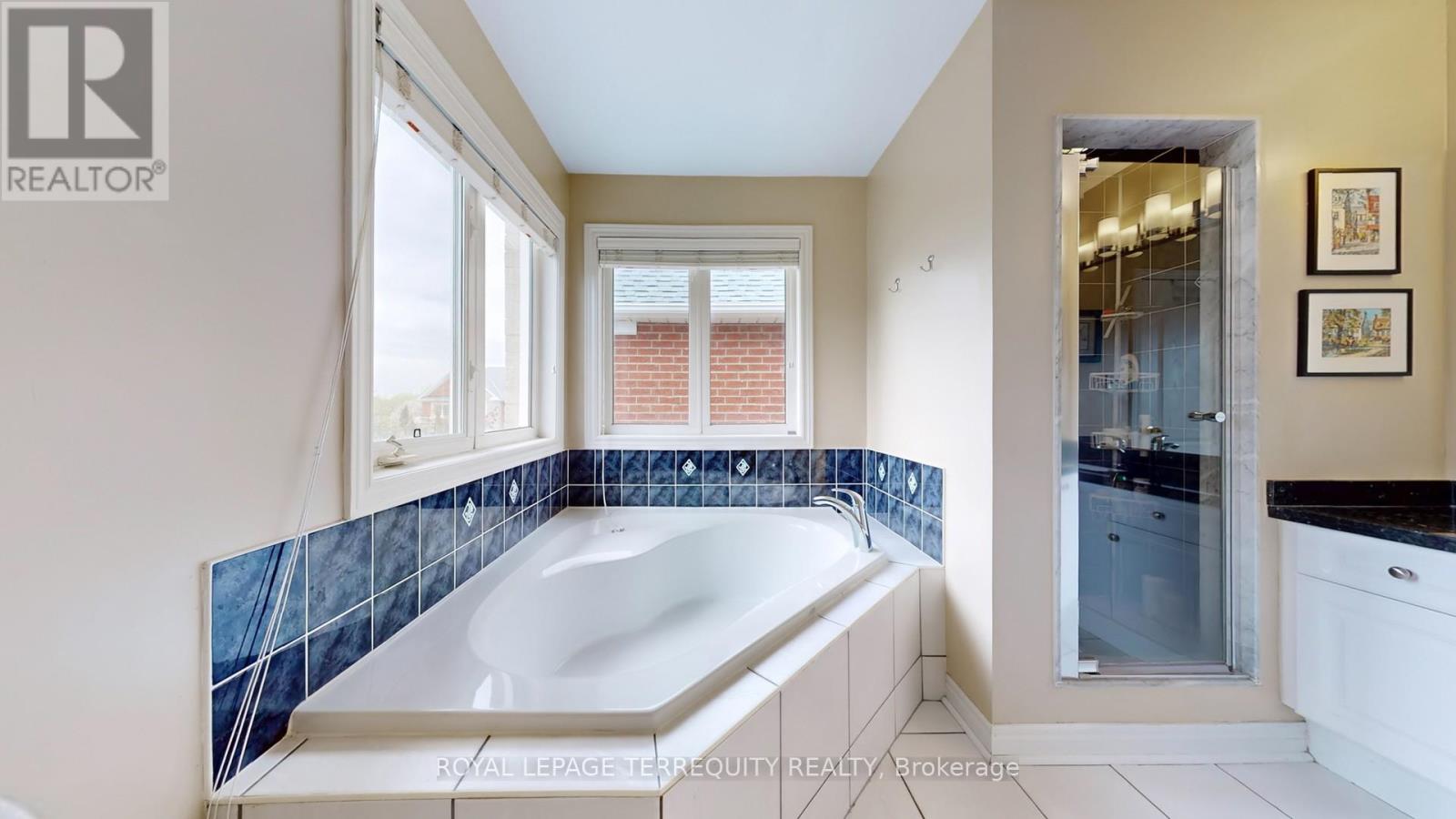 69 Vine Cliff Boulevard, Markham, Ontario  L6C 3E2 - Photo 30 - N12470712