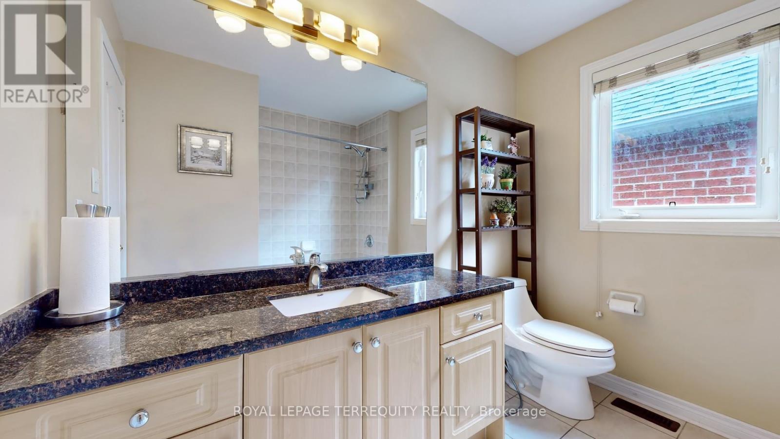 69 Vine Cliff Boulevard, Markham, Ontario  L6C 3E2 - Photo 37 - N12470712