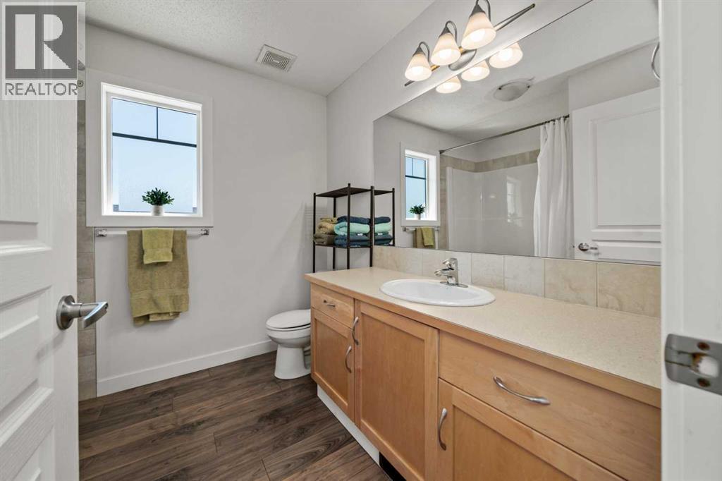 54 Cimarron Vista Gardens, Okotoks, Alberta  T1S 0G2 - Photo 28 - A2248325