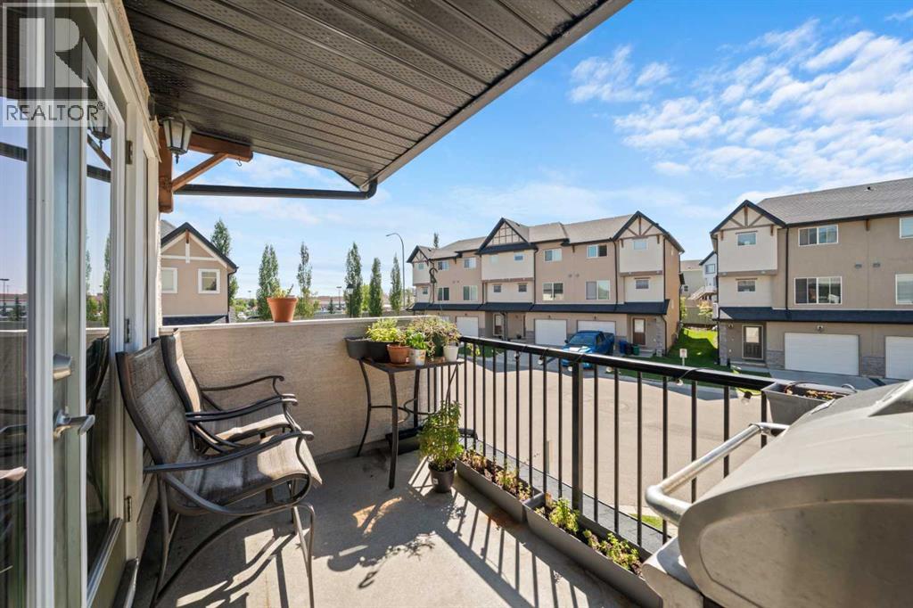 54 Cimarron Vista Gardens, Okotoks, Alberta  T1S 0G2 - Photo 14 - A2248325