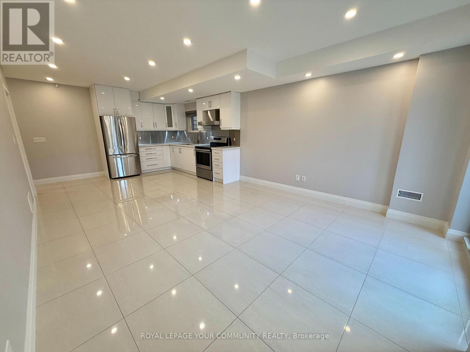 62 30th Street, Toronto, Ontario  M8W 3B8 - Photo 4 - W12470699
