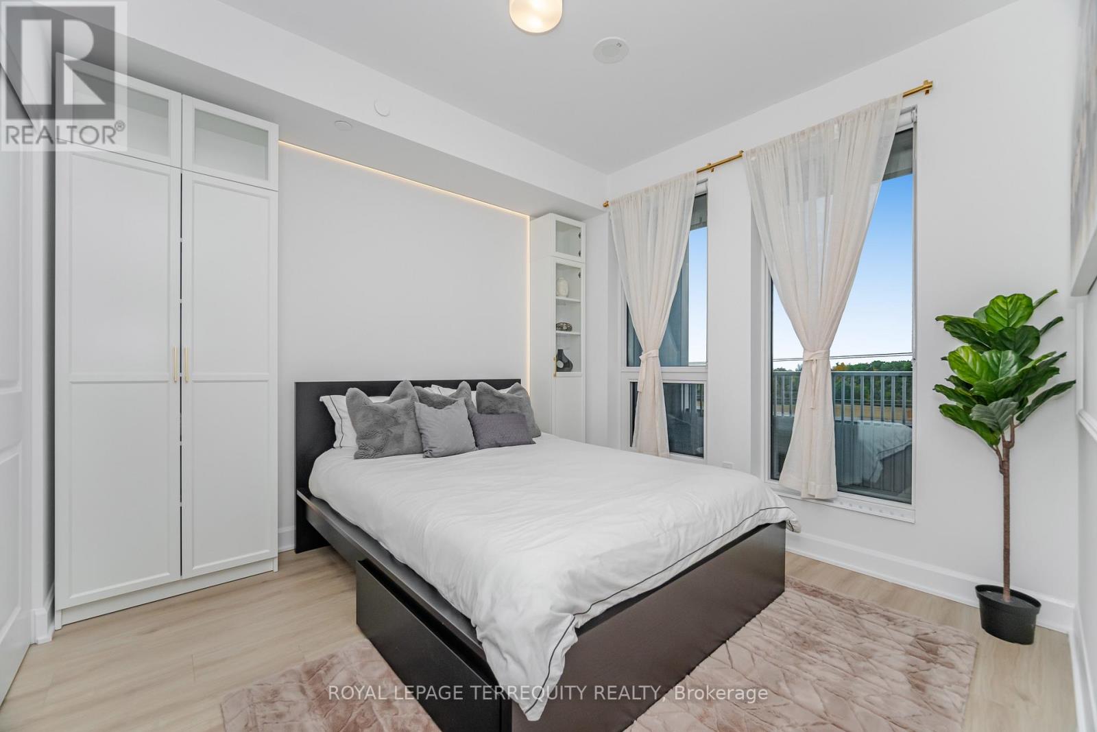 515 - 3240 William Coltson Avenue, Oakville, Ontario  L6H 8C8 - Photo 6 - W12470707