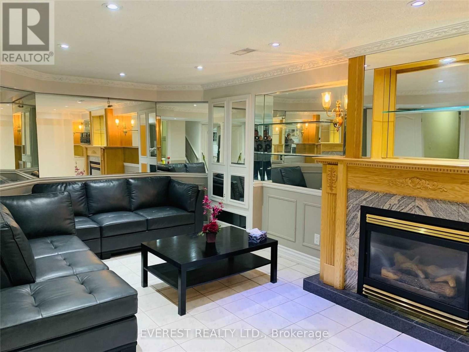 397 Turnberry Crescent, Mississauga, Ontario  L4Z 3W5 - Photo 10 - W12470708