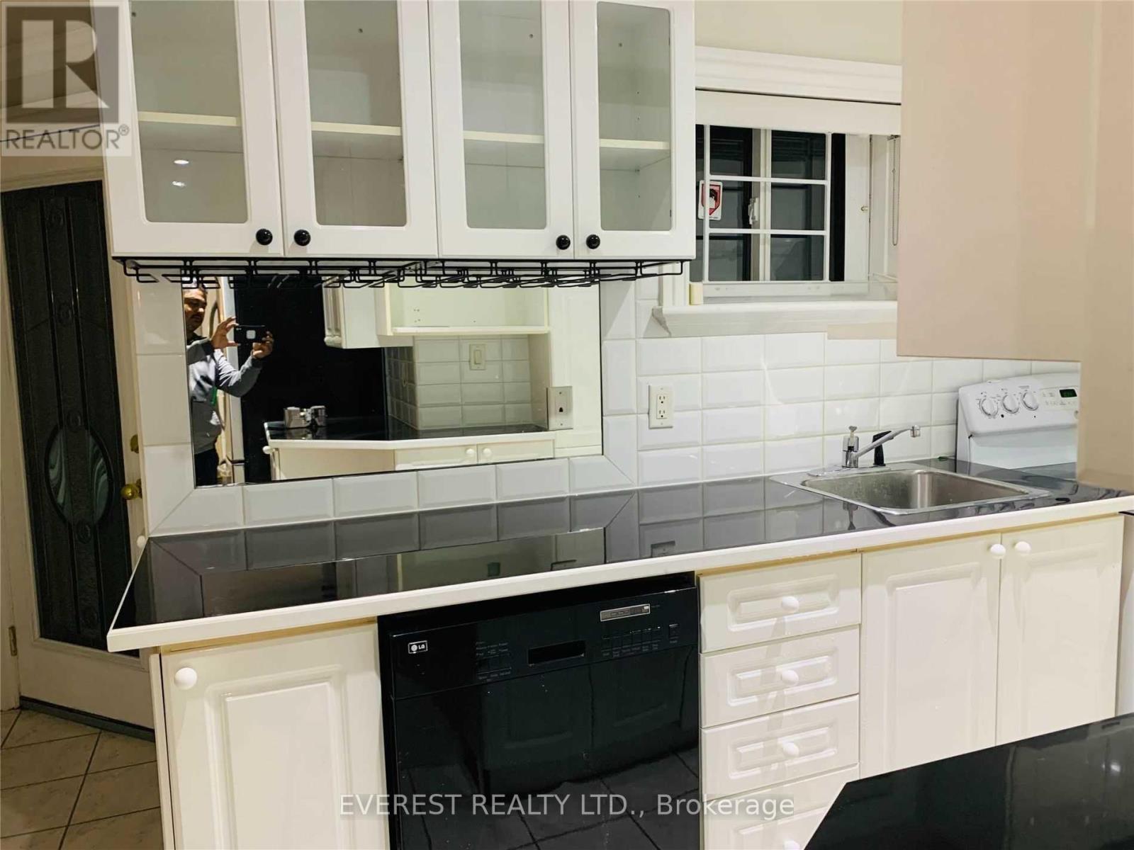 397 Turnberry Crescent, Mississauga, Ontario  L4Z 3W5 - Photo 15 - W12470708