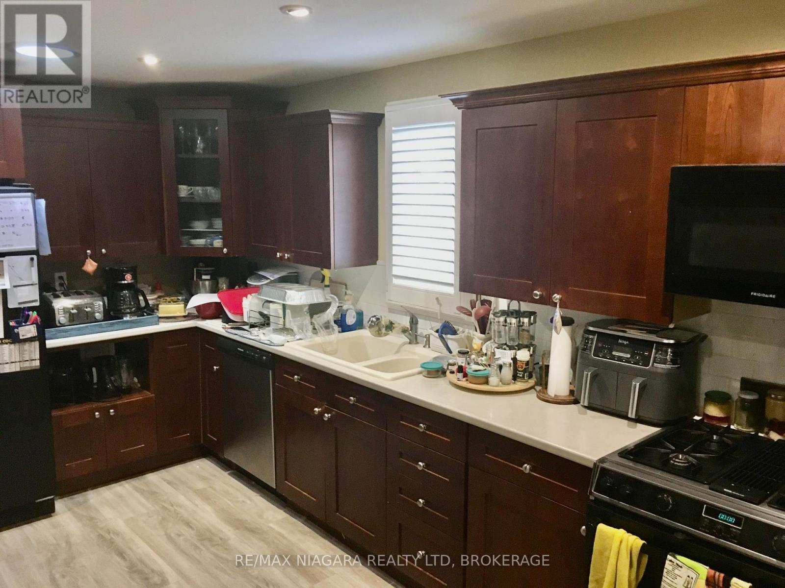 4576 Kalar Road, Niagara Falls, Ontario  L2H 1S9 - Photo 16 - X12470724