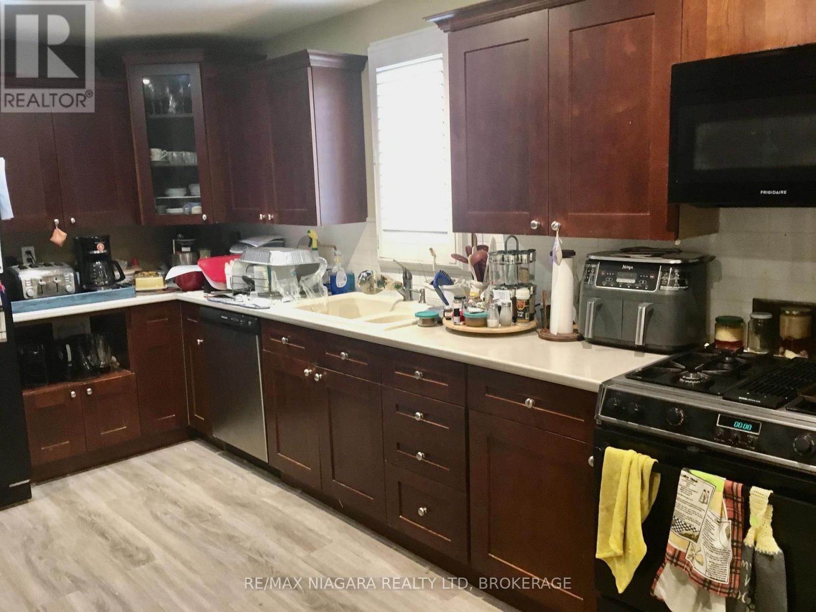 4576 Kalar Road, Niagara Falls, Ontario  L2H 1S9 - Photo 17 - X12470724