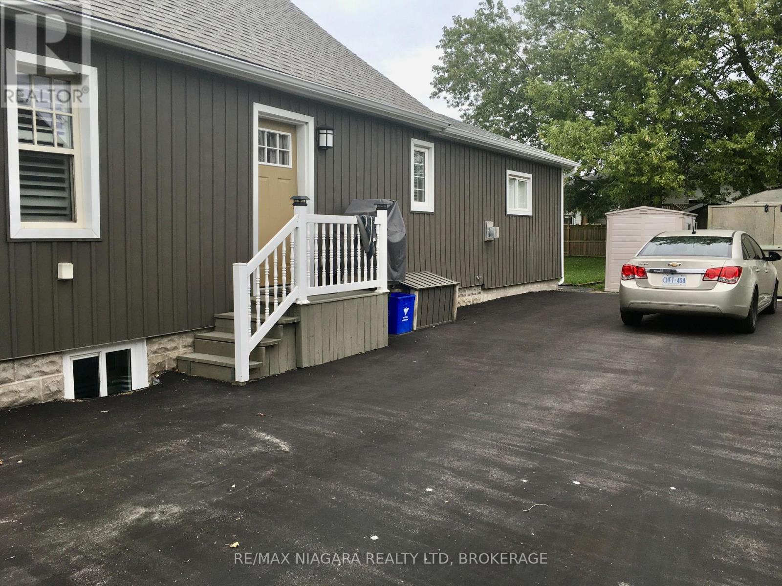 4576 Kalar Road, Niagara Falls, Ontario  L2H 1S9 - Photo 6 - X12470724