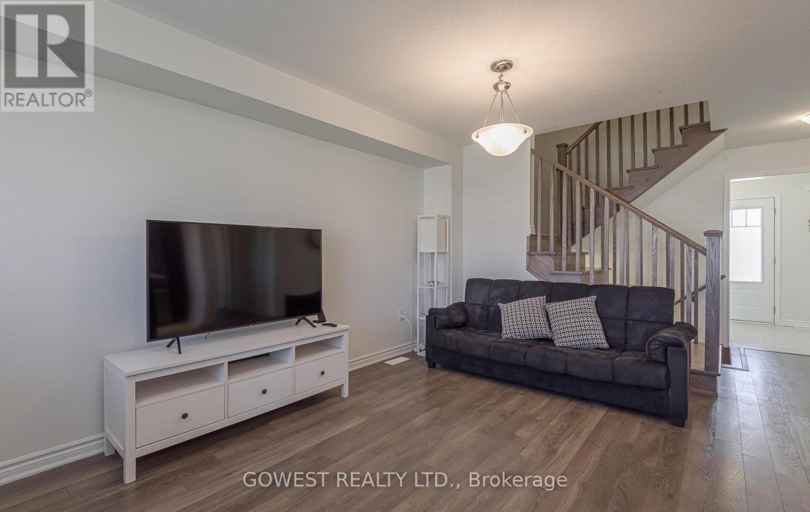 45 Stother Crescent, Bracebridge, Ontario  P1L 0G2 - Photo 9 - X12470719