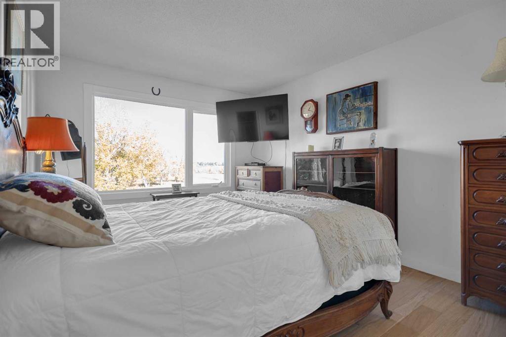 129 Midridge Place Se, Calgary, Alberta  T2X 1E4 - Photo 6 - A2262678