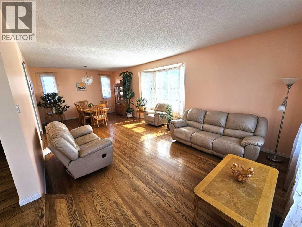91 Woodbrook Road Sw, Calgary, Alberta  T2W 6C6 - Photo 10 - A2251631