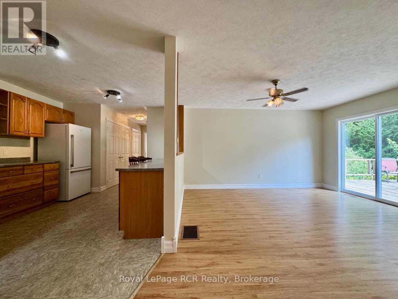 323 East Road, Northern Bruce Peninsula, Ontario  N0H 1W0 - Photo 15 - X12470753