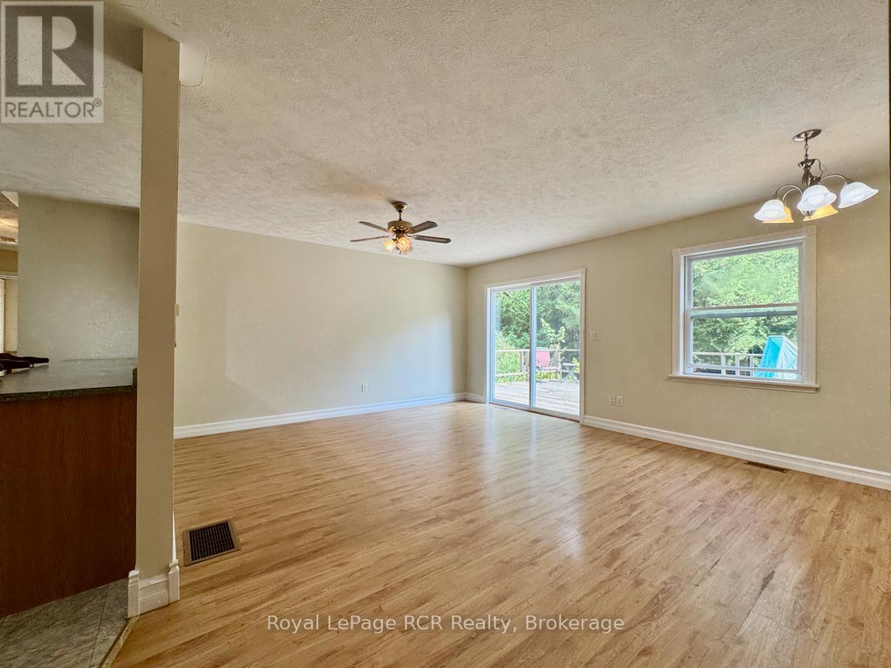 323 East Road, Northern Bruce Peninsula, Ontario  N0H 1W0 - Photo 16 - X12470753