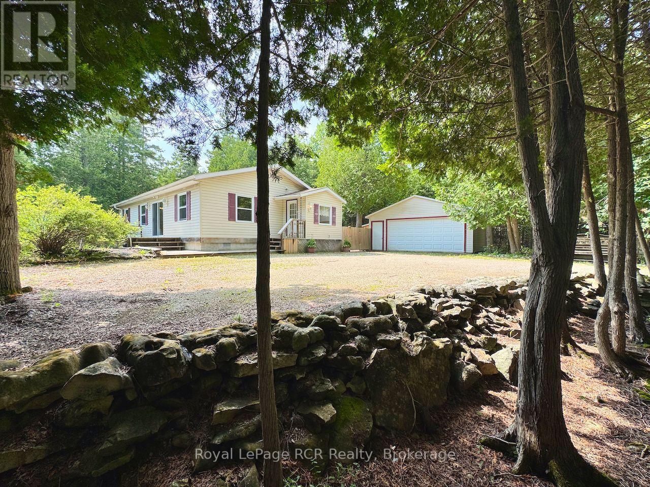 323 East Road, Northern Bruce Peninsula, Ontario  N0H 1W0 - Photo 27 - X12470753