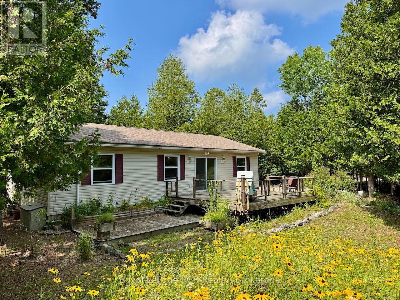 323 East Road, Northern Bruce Peninsula, Ontario  N0H 1W0 - Photo 30 - X12470753