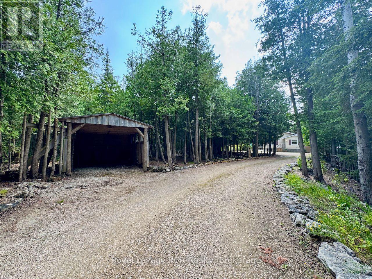 323 East Road, Northern Bruce Peninsula, Ontario  N0H 1W0 - Photo 38 - X12470753