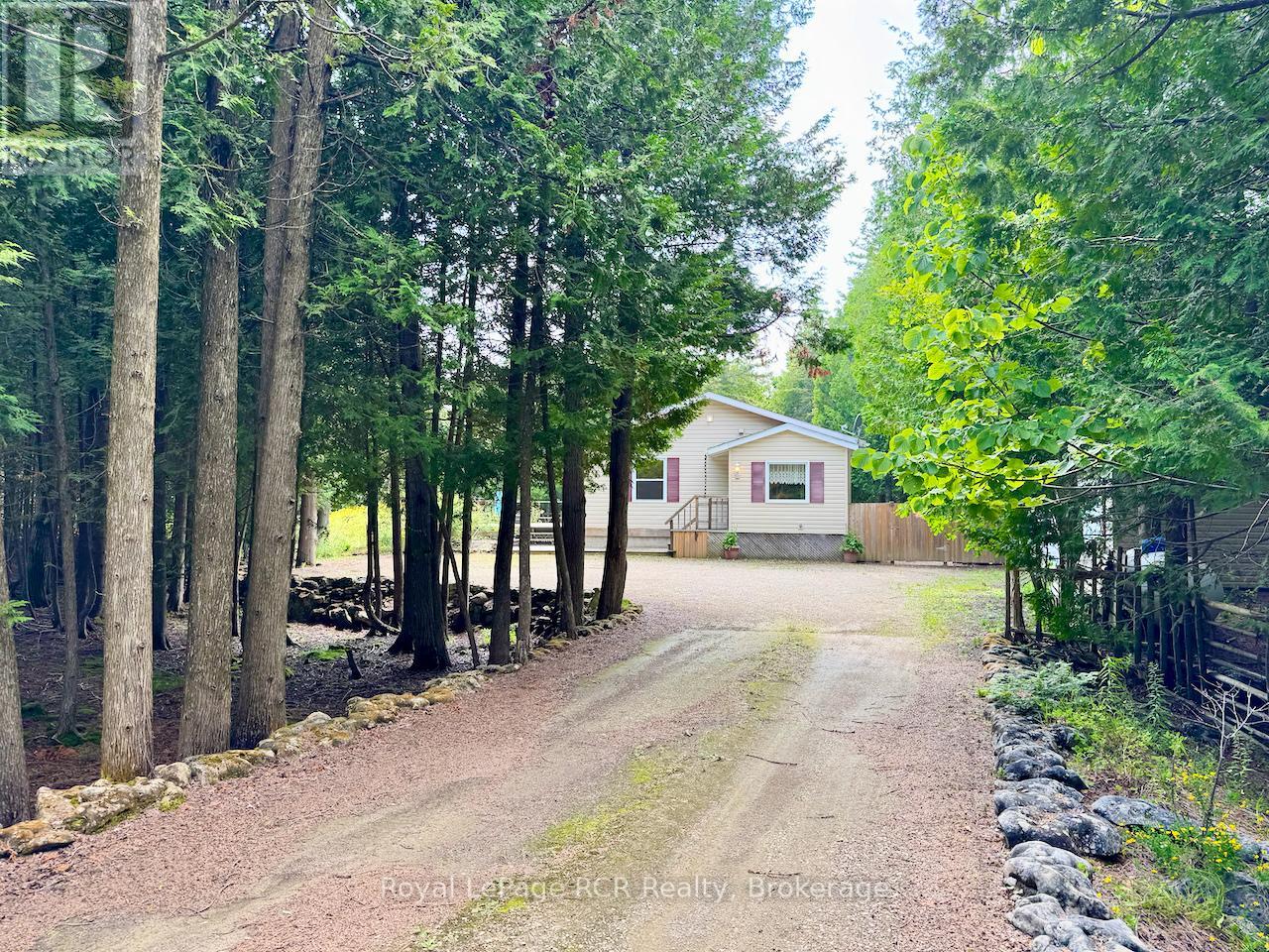 323 East Road, Northern Bruce Peninsula, Ontario  N0H 1W0 - Photo 4 - X12470753