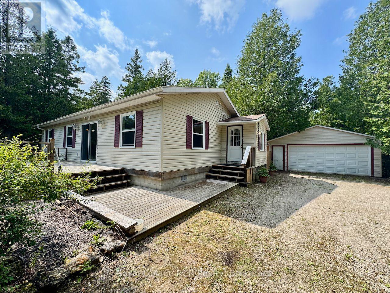 323 East Road, Northern Bruce Peninsula, Ontario  N0H 1W0 - Photo 50 - X12470753