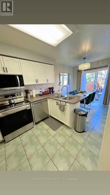 62 Heartleaf Crescent, Brampton, Ontario  L7A 2B7 - Photo 13 - W12470726