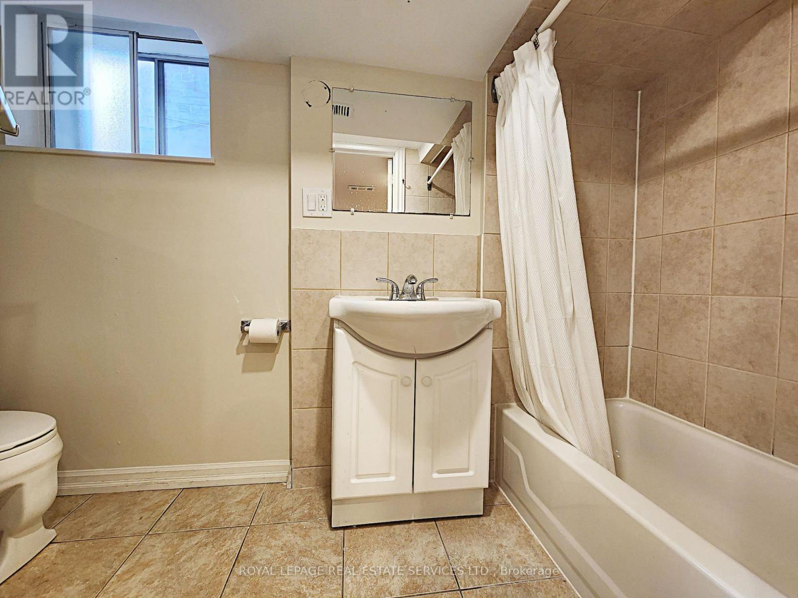 Lower - 1826 Dufferin Street, Toronto, Ontario  M6E 3P6 - Photo 6 - W12470729