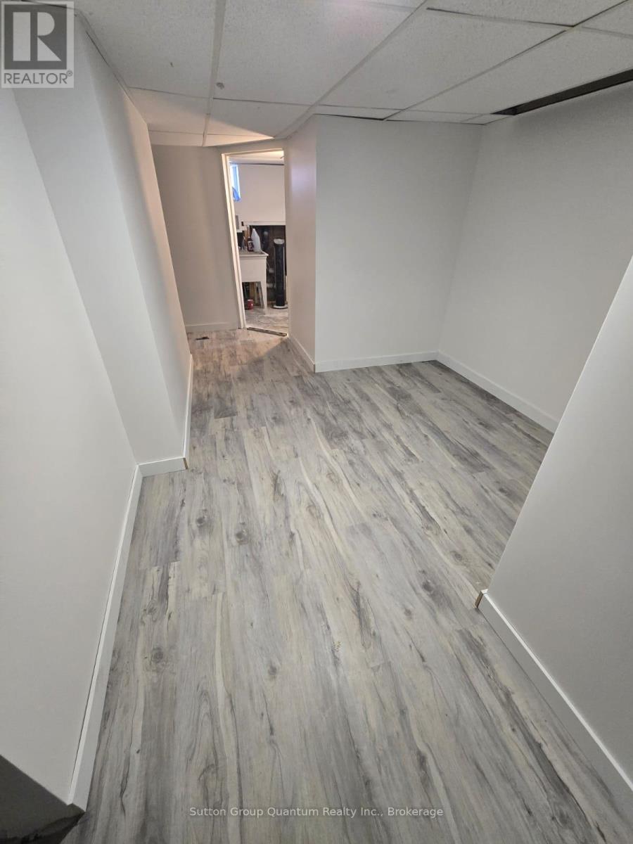 6189 Kister Road, Niagara Falls, Ontario  L2E 6X8 - Photo 11 - X12470754