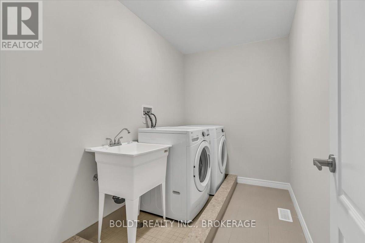 241 Tanglewood Drive, Hamilton, Ontario  L0R 1C0 - Photo 16 - X12470752