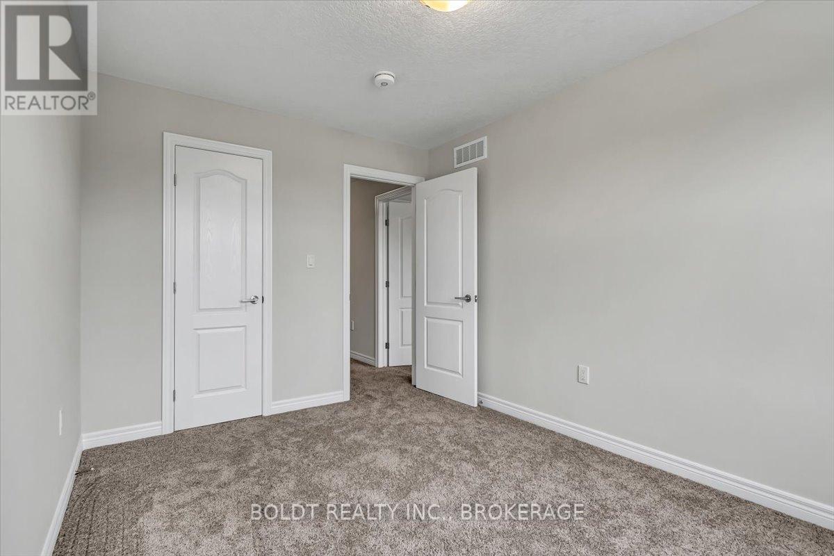 241 Tanglewood Drive, Hamilton, Ontario  L0R 1C0 - Photo 22 - X12470752