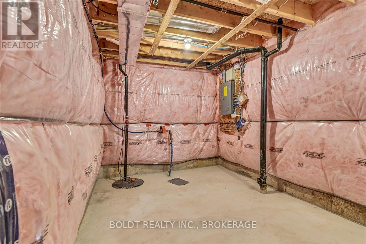 241 Tanglewood Drive, Hamilton, Ontario  L0R 1C0 - Photo 25 - X12470752