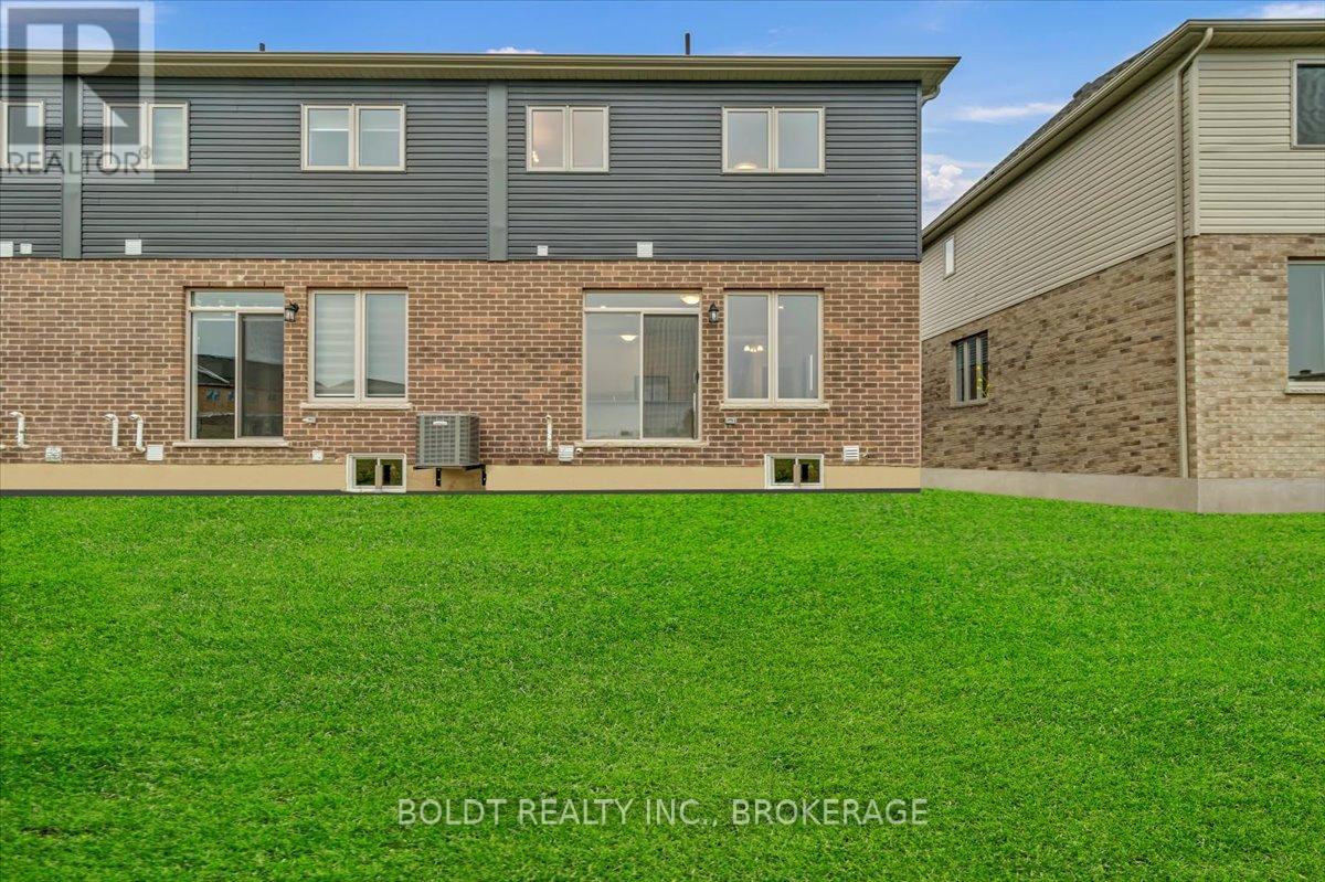 241 Tanglewood Drive, Hamilton, Ontario  L0R 1C0 - Photo 27 - X12470752