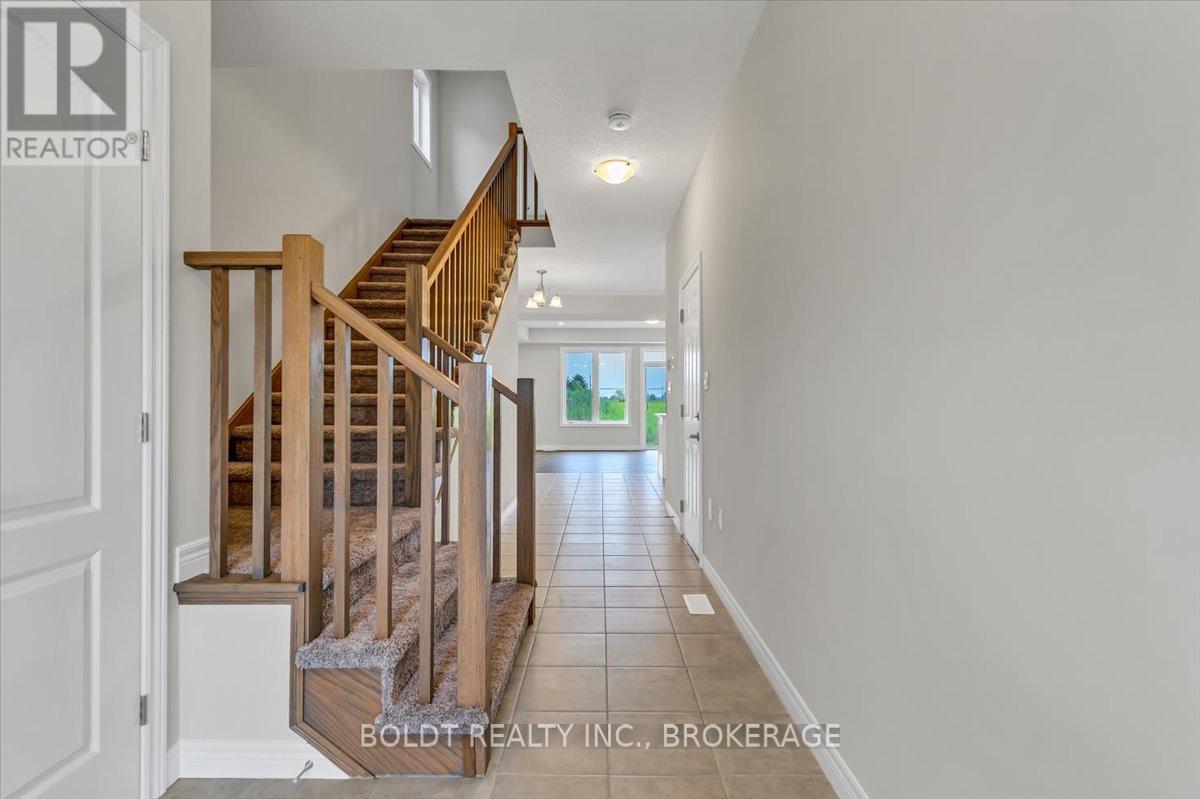241 Tanglewood Drive, Hamilton, Ontario  L0R 1C0 - Photo 5 - X12470752