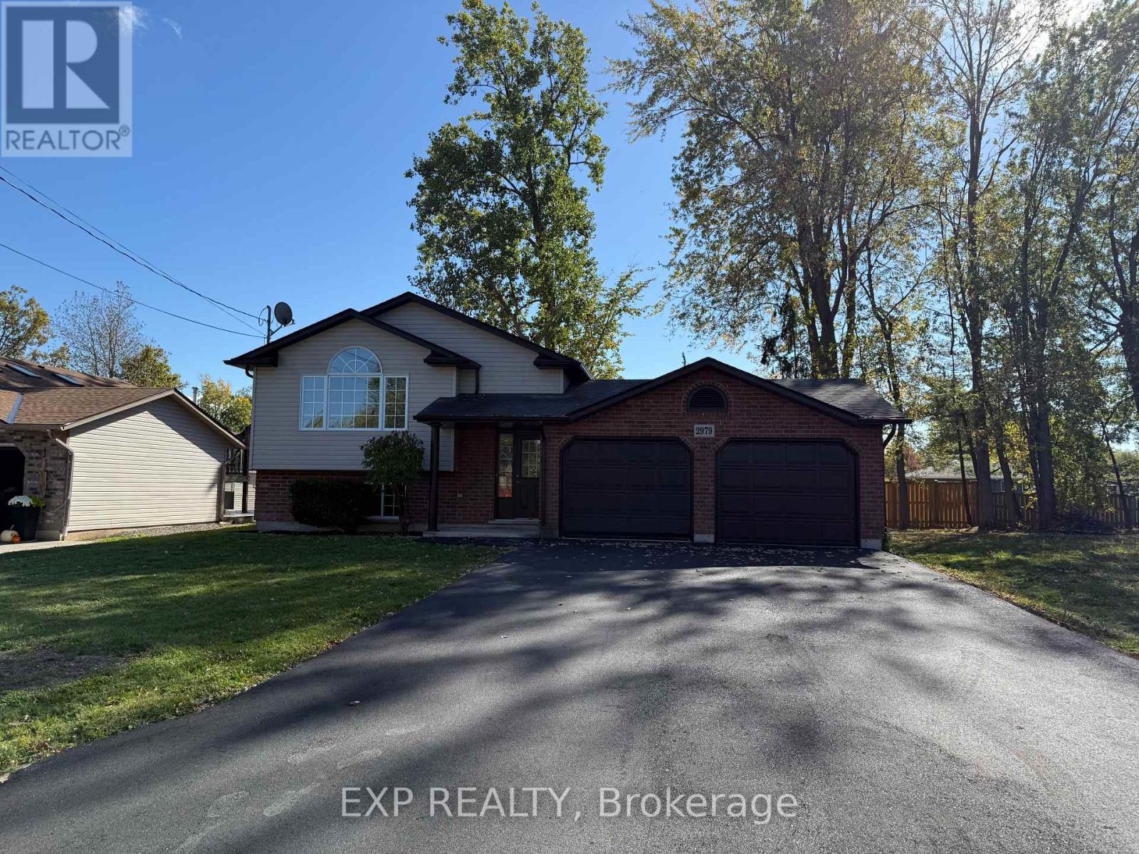 2979 Riselay Avenue, Fort Erie, Ontario  L0S 1N0 - Photo 2 - X12470764