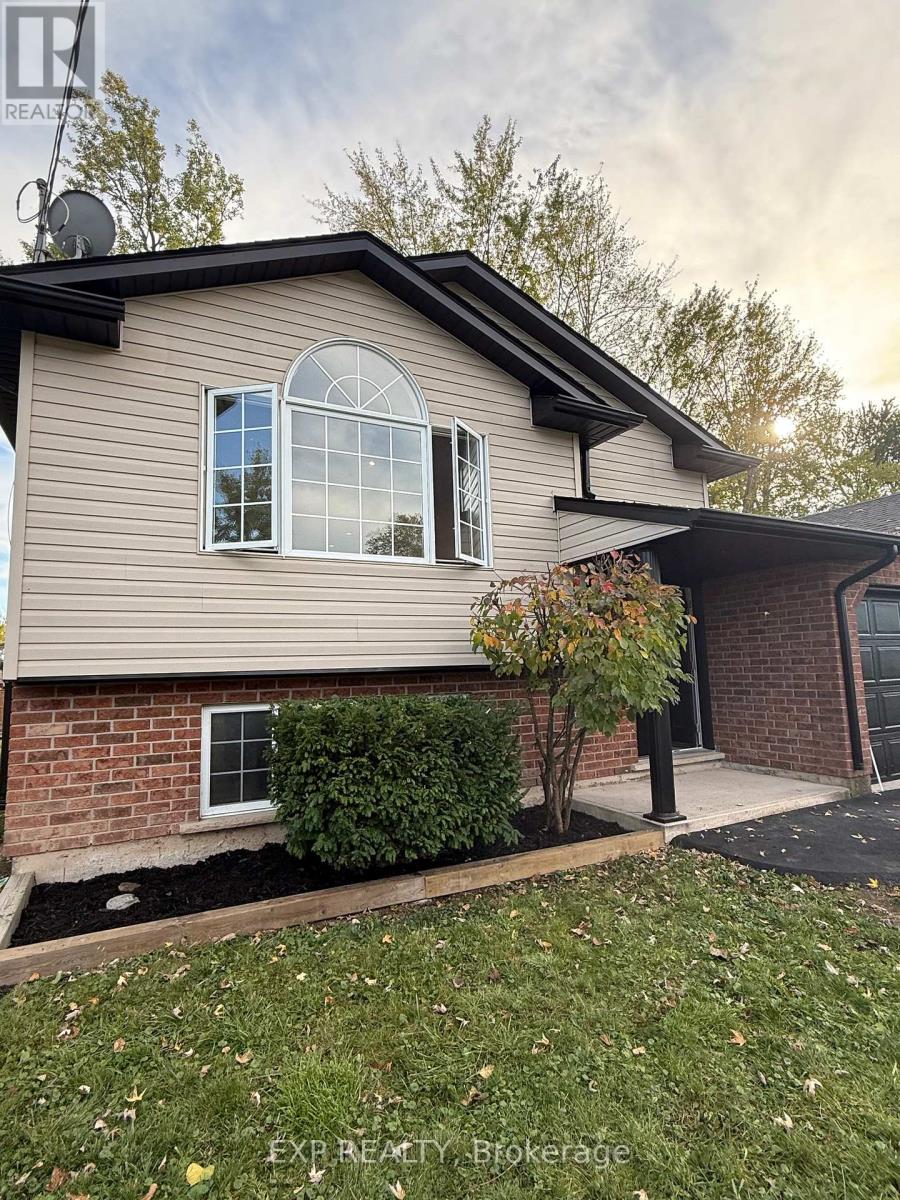 2979 Riselay Avenue, Fort Erie, Ontario  L0S 1N0 - Photo 3 - X12470764