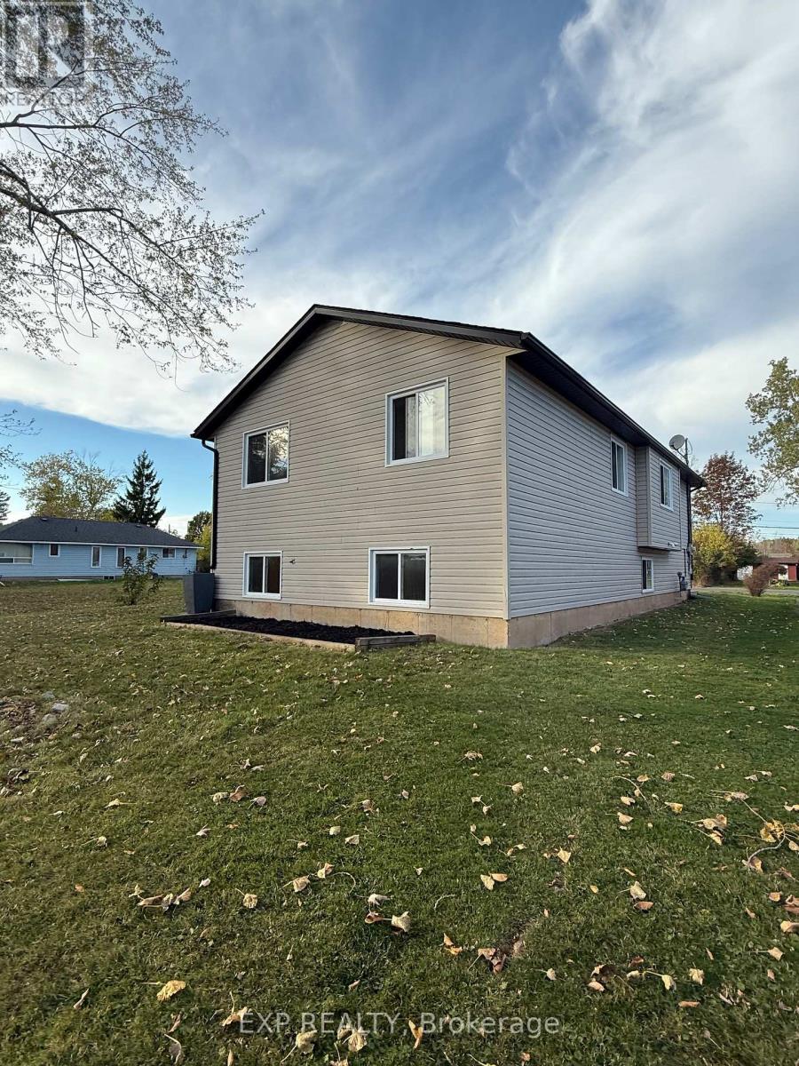 2979 Riselay Avenue, Fort Erie, Ontario  L0S 1N0 - Photo 32 - X12470764