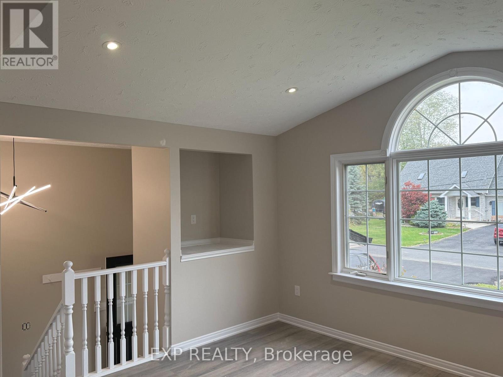 2979 Riselay Avenue, Fort Erie, Ontario  L0S 1N0 - Photo 6 - X12470764