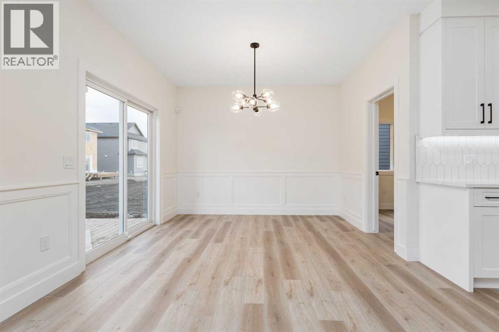 704 Mandalay Boulevard, Carstairs, Alberta  T0M 0N0 - Photo 11 - A2258188