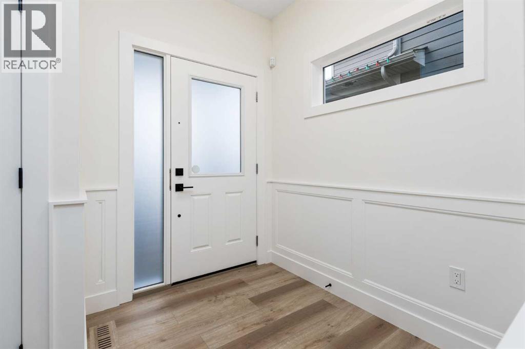 704 Mandalay Boulevard, Carstairs, Alberta  T0M 0N0 - Photo 2 - A2258188